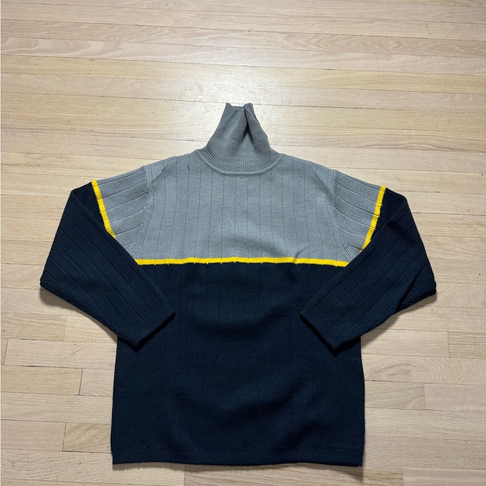 Acrylic vintage 90s long sleeve knitted sweater men’s size medium